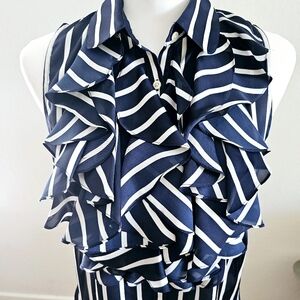 LAUREN RAPLH LAUREN Ruffled collar, sleeveless, button up blouse SIZE 10